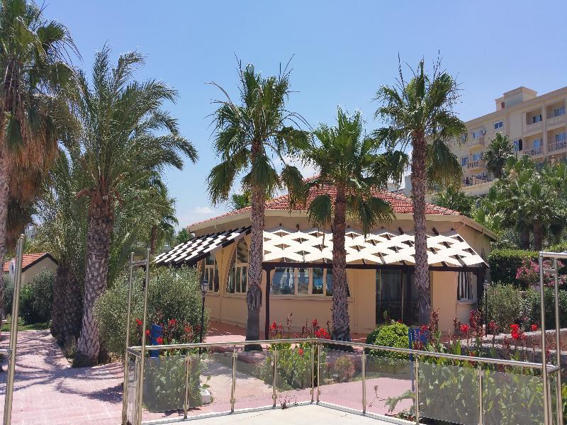 קיירניה Oscar Resort Hotel מראה חיצוני תמונה