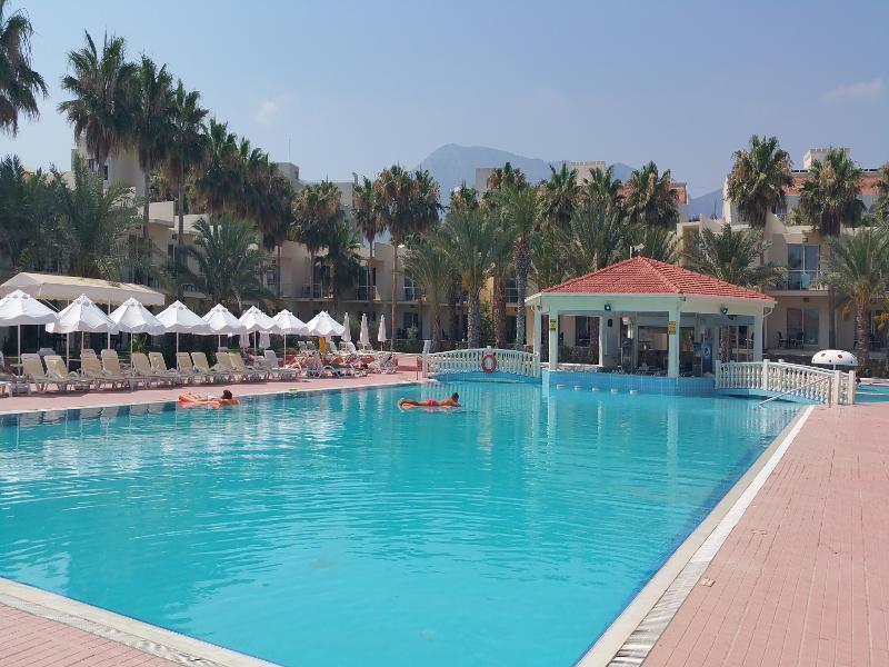 קיירניה Oscar Resort Hotel מראה חיצוני תמונה