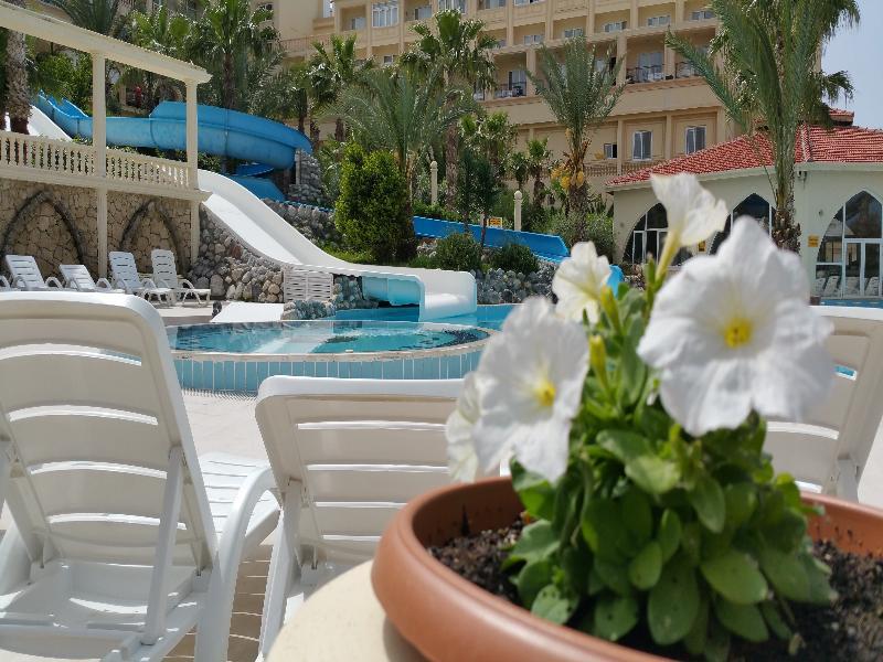 קיירניה Oscar Resort Hotel מראה חיצוני תמונה