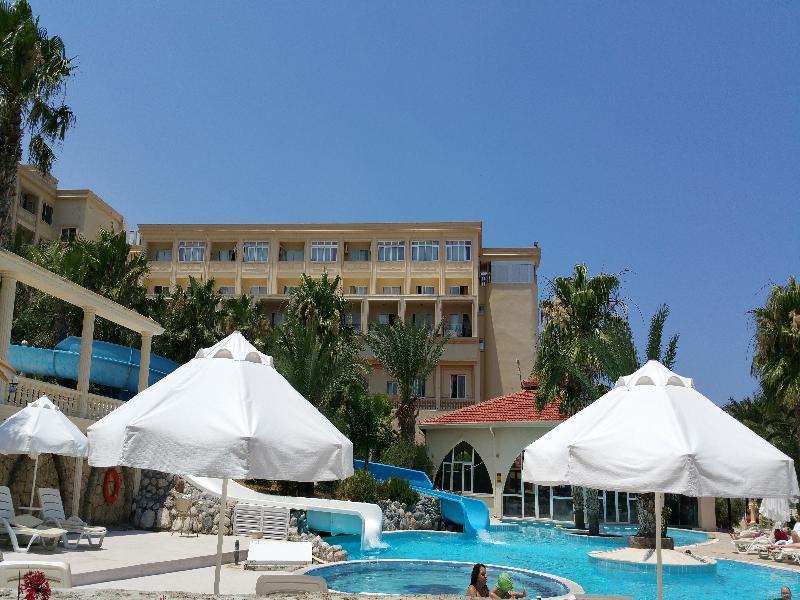 קיירניה Oscar Resort Hotel מראה חיצוני תמונה