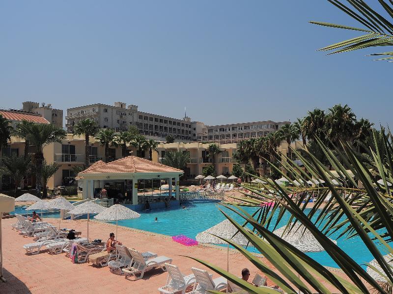 קיירניה Oscar Resort Hotel מראה חיצוני תמונה